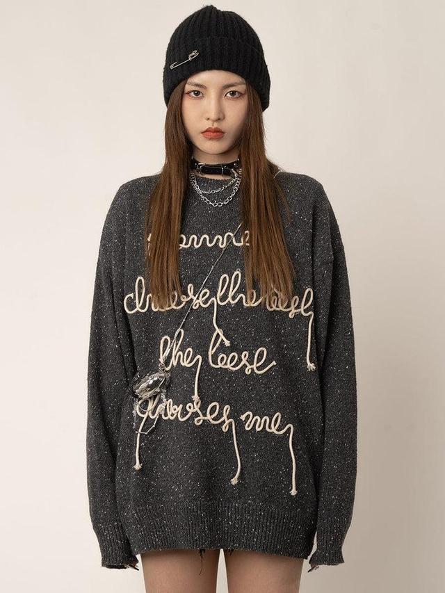 RTK (W) No. 1409 KNITTED EMBROIDERED CURSIVE PULLOVER SWEATER Product Image