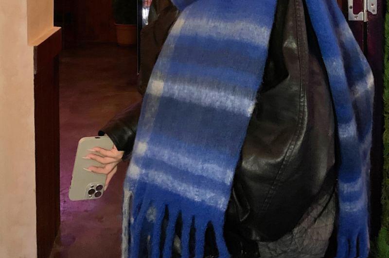 Plaid Fringed Scarf Product Image