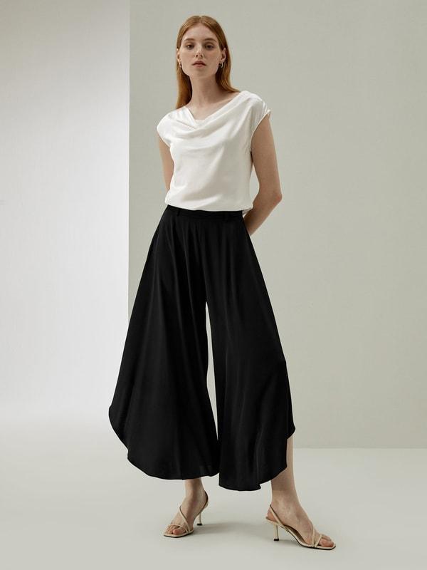 Wide-Legged Silk Fig Pants Product Image