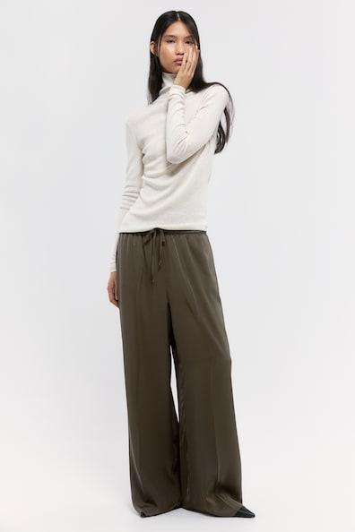 Wide-Leg Drawstring Pants Product Image