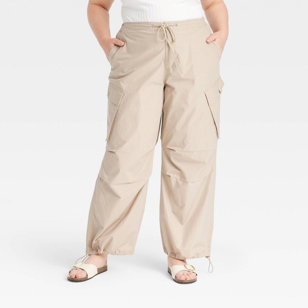 Womens Mid-Rise Straight Leg Cargo Pants - Universal Thread Tan Product Image