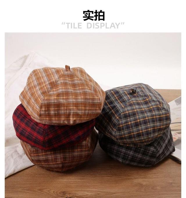 Plaid Beret Hat Product Image