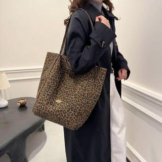 Leopard Print Tote Bag Product Image