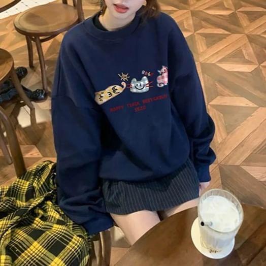 Crew Neck Cat Print Pullover Product Image