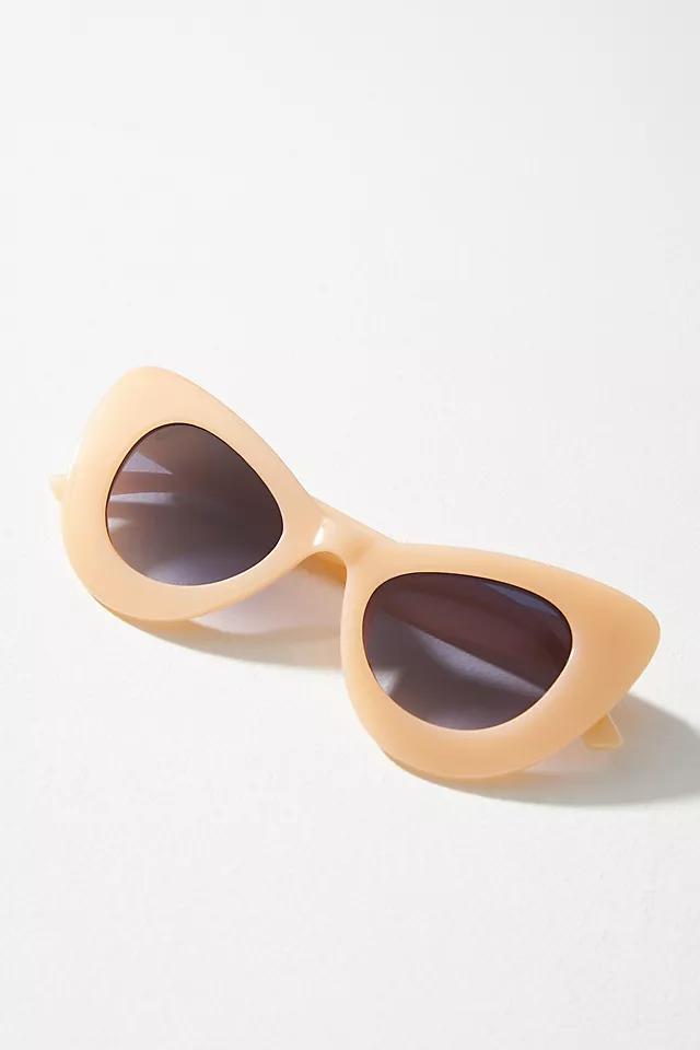 Oversized Curvy Cat-Eye Sunglasses Product Image