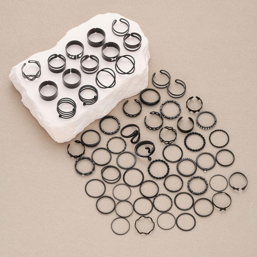 Matte Spiral Ring Set Product Image