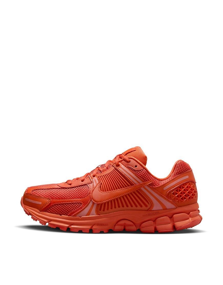 Nike Men's Zoom Vomero 5 Shoes Product Image