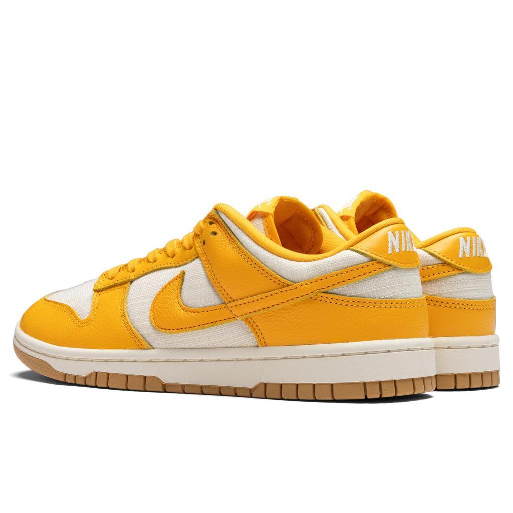 Dunk Low Retro Premium - University Gold/ University Gold Male Product Image