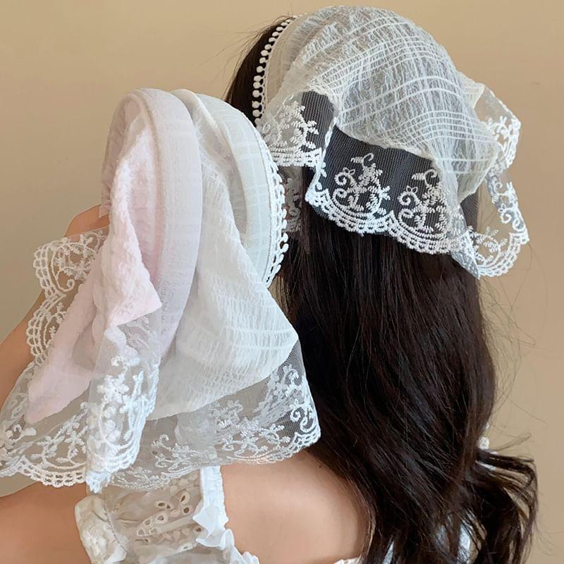 Plaid Lace Trim Kerchief Product Image