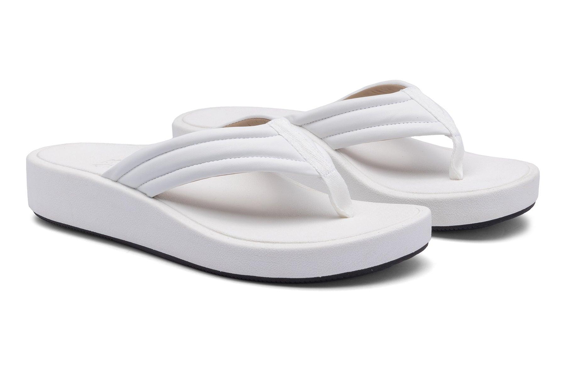 Paseo Thong Sandal Female Product Image