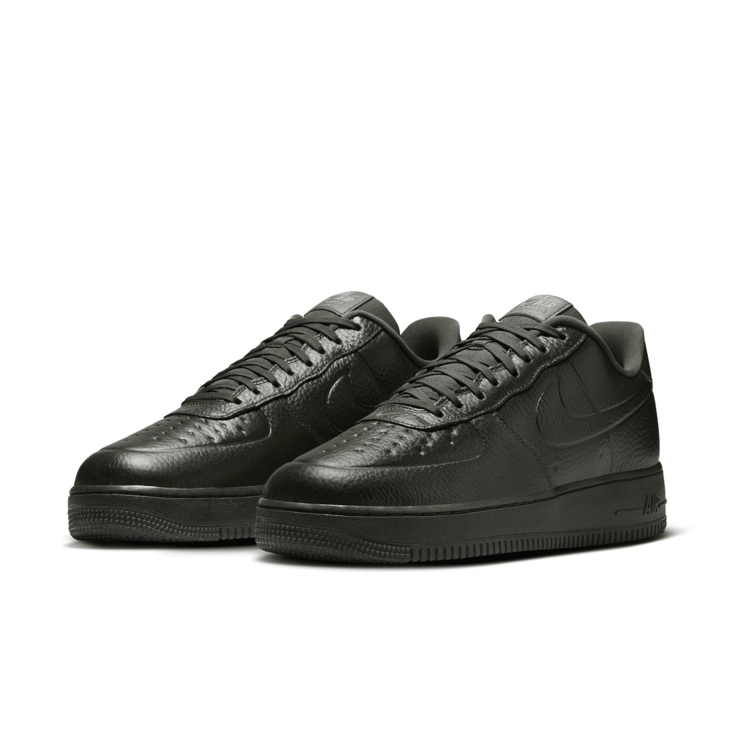 Nike Men's Air Force 1 '07 Pro-Tech Winterized Shoes Product Image