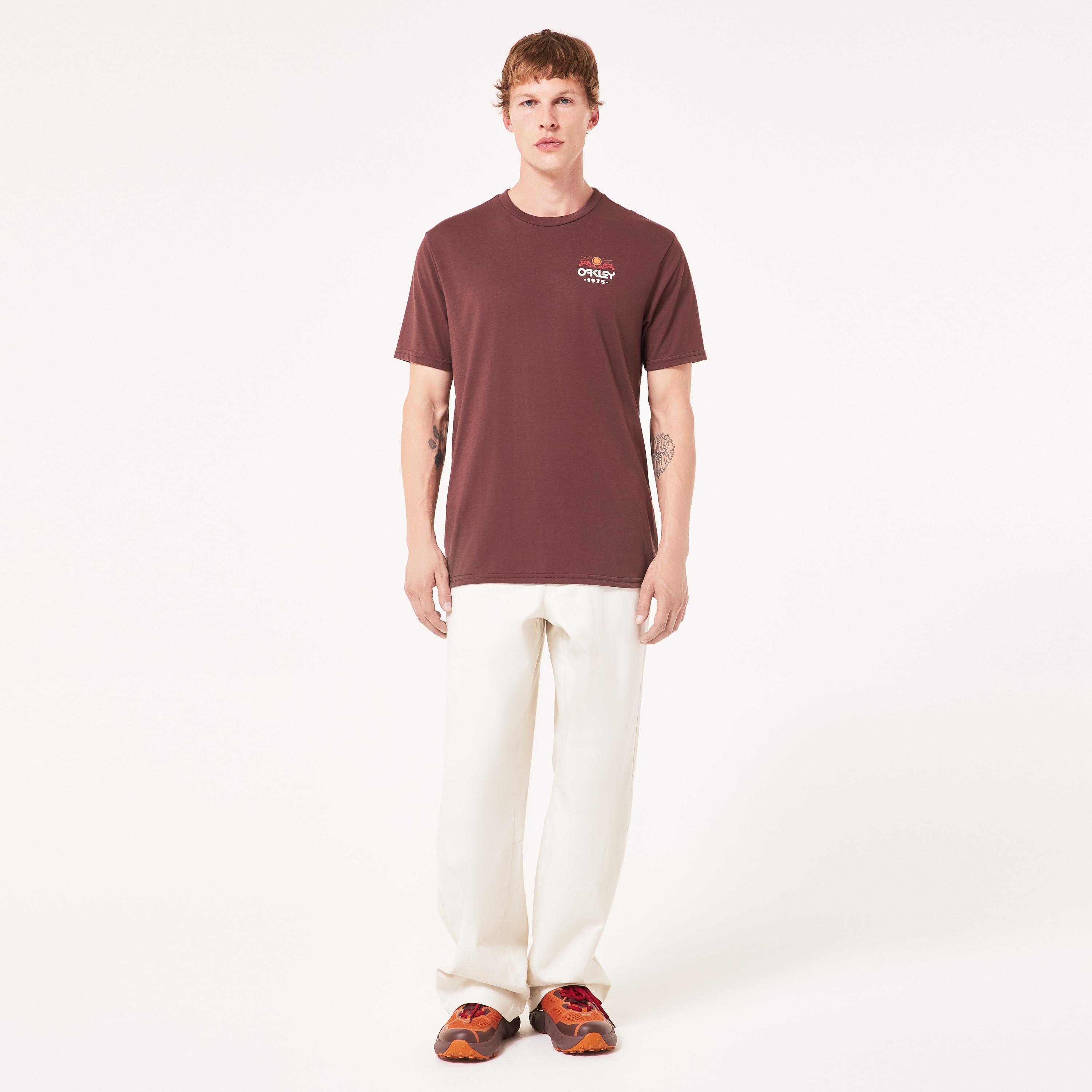 Oakley Sunny Rogue B1B Tee - Grenache | Oakley® Product Image