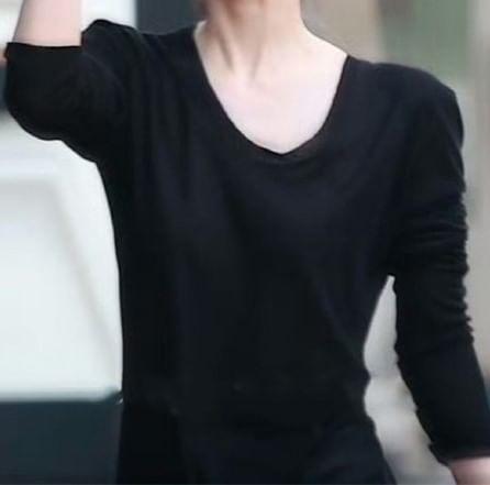 Long Sleeve Scoop Neck Plain Tee Product Image