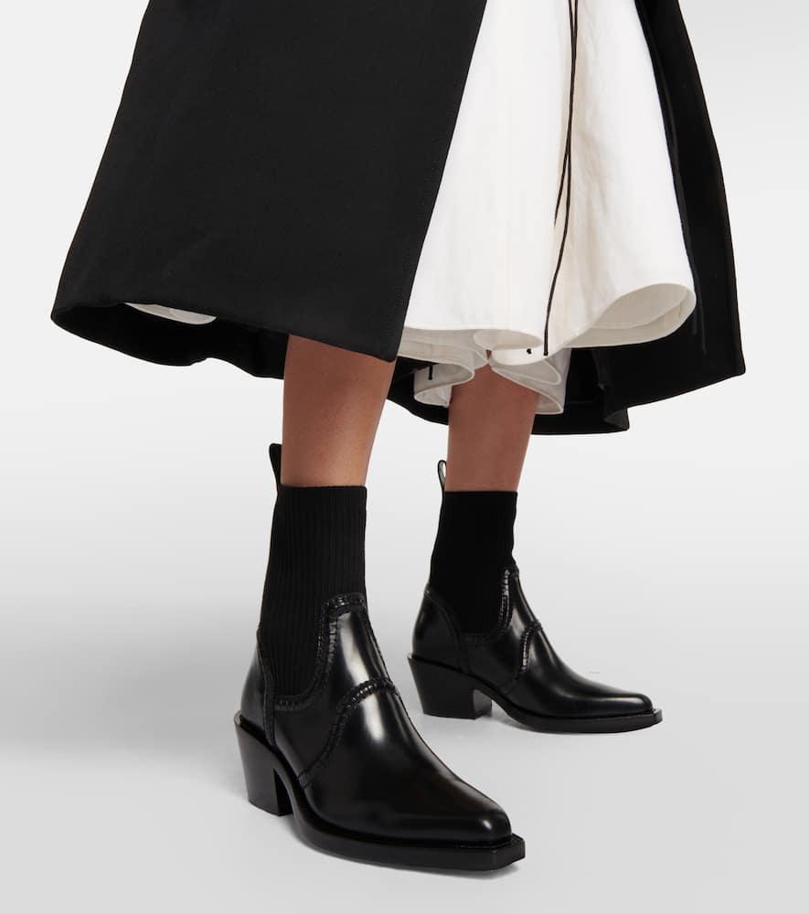 CHLOÉ Nellie Leather Ankle Boots In Black Product Image