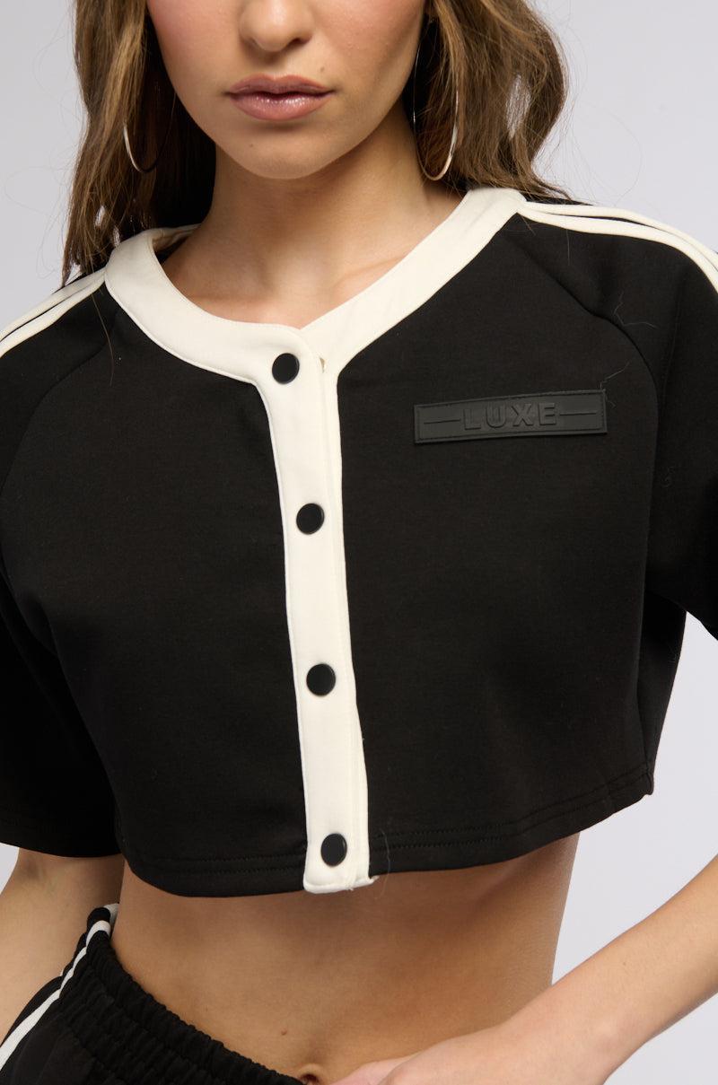 ON POINT BUTTON DOWN CROP TOP IN BLACK Product Image