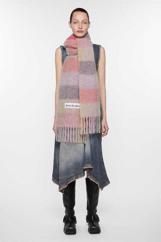 Mohair checked scarf Product Image