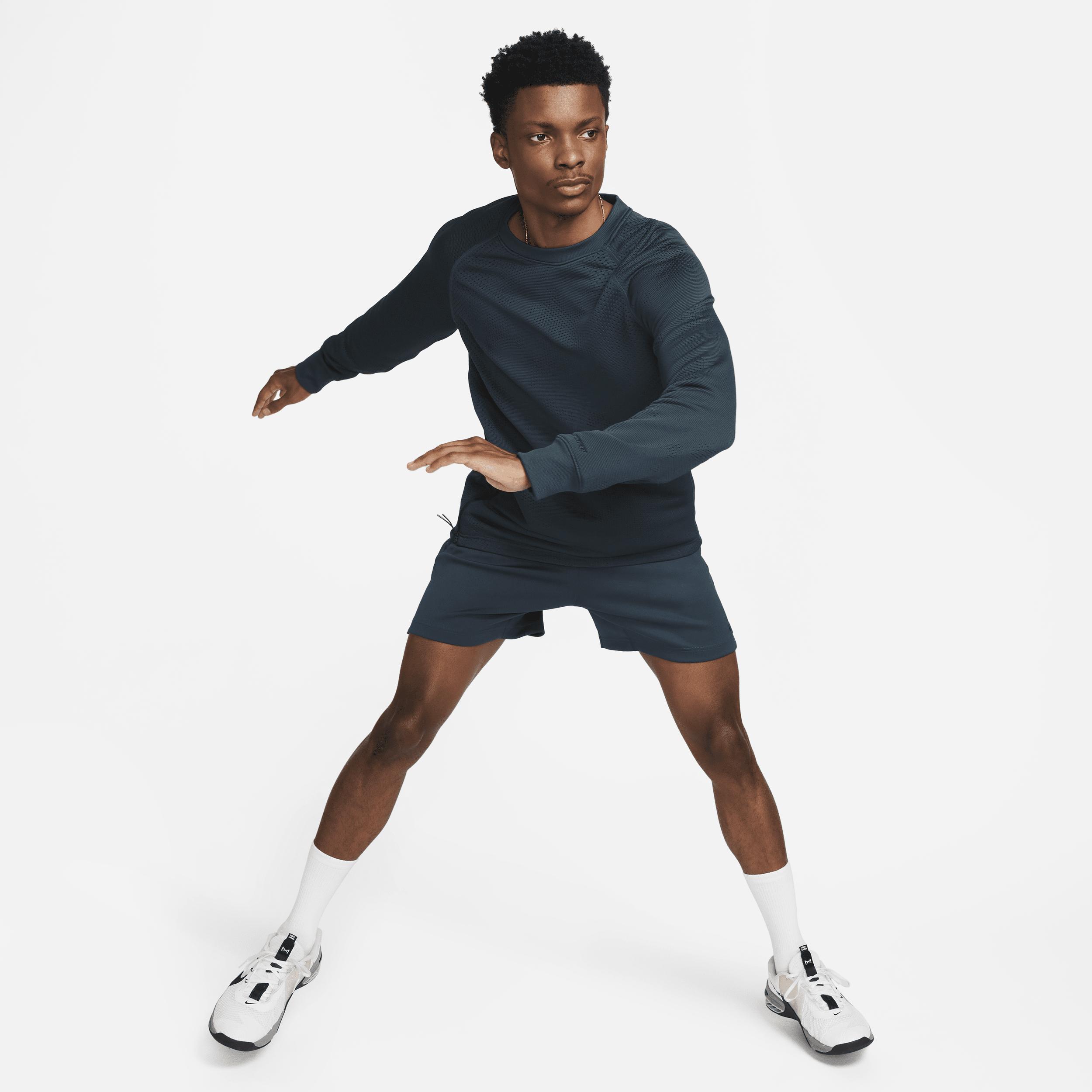 Nike Men's Therma-FIT ADV A.P.S. Fleece Versatile Crew Product Image