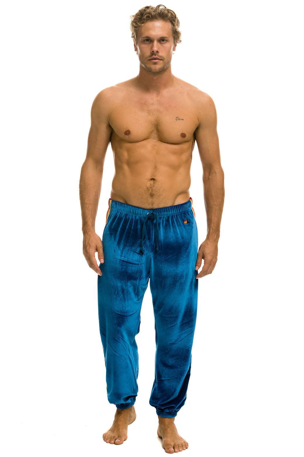 CLASSIC VELVET SWEATPANTS - VINTAGE BLUE Male Product Image