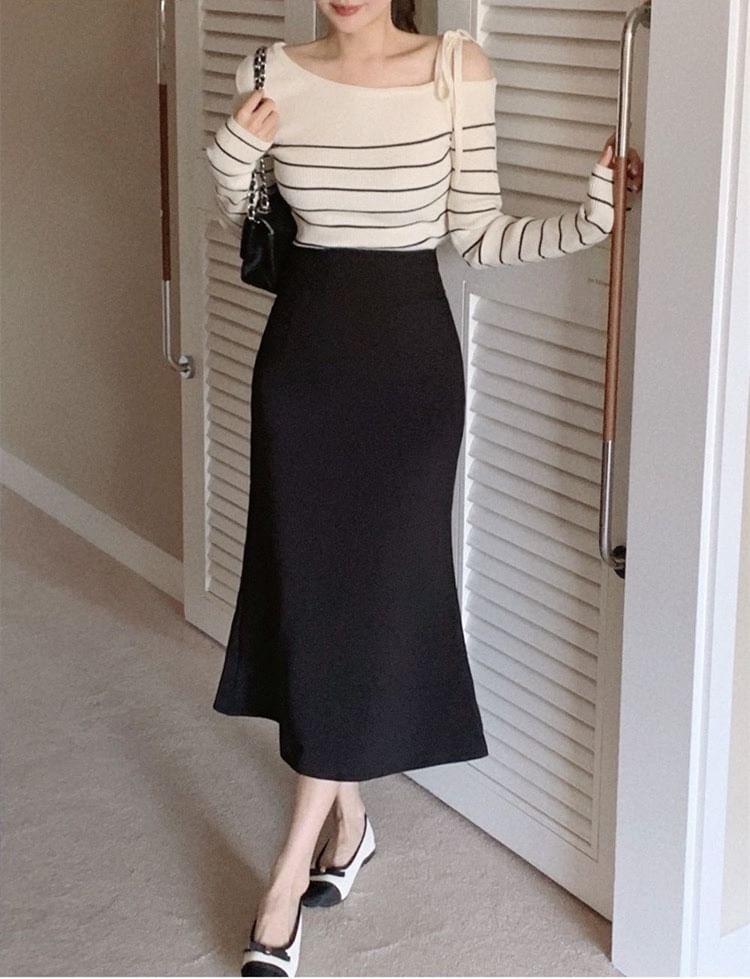 Cold-Shoulder Striped Ribbed Sweater Product Image