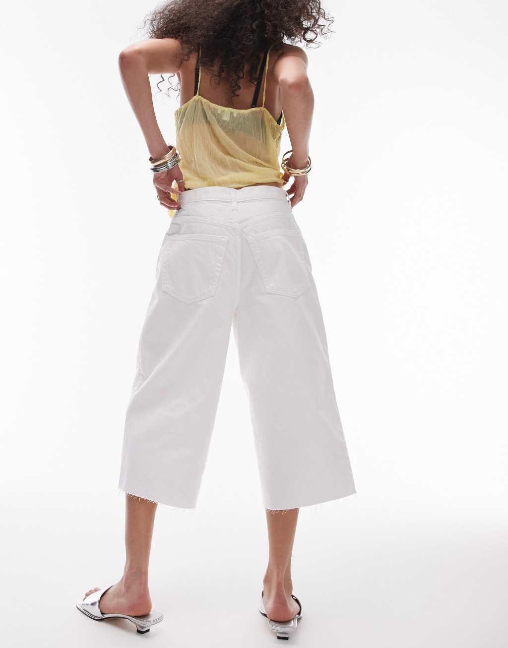 Topshop lowslung capri jeans in white Product Image