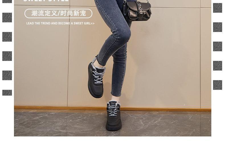 Fleece-Lined Label Applique Lace-Up Short Boots Product Image