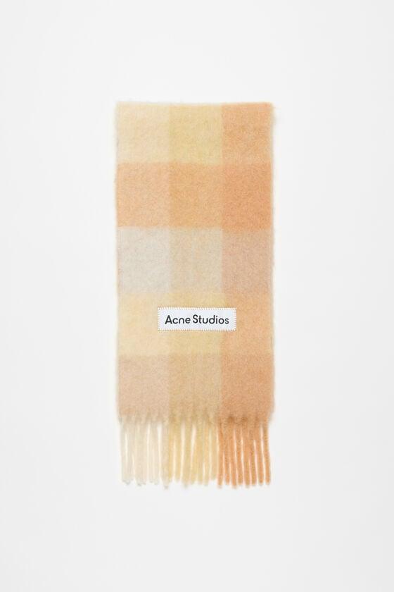 Mohair checked scarf Product Image