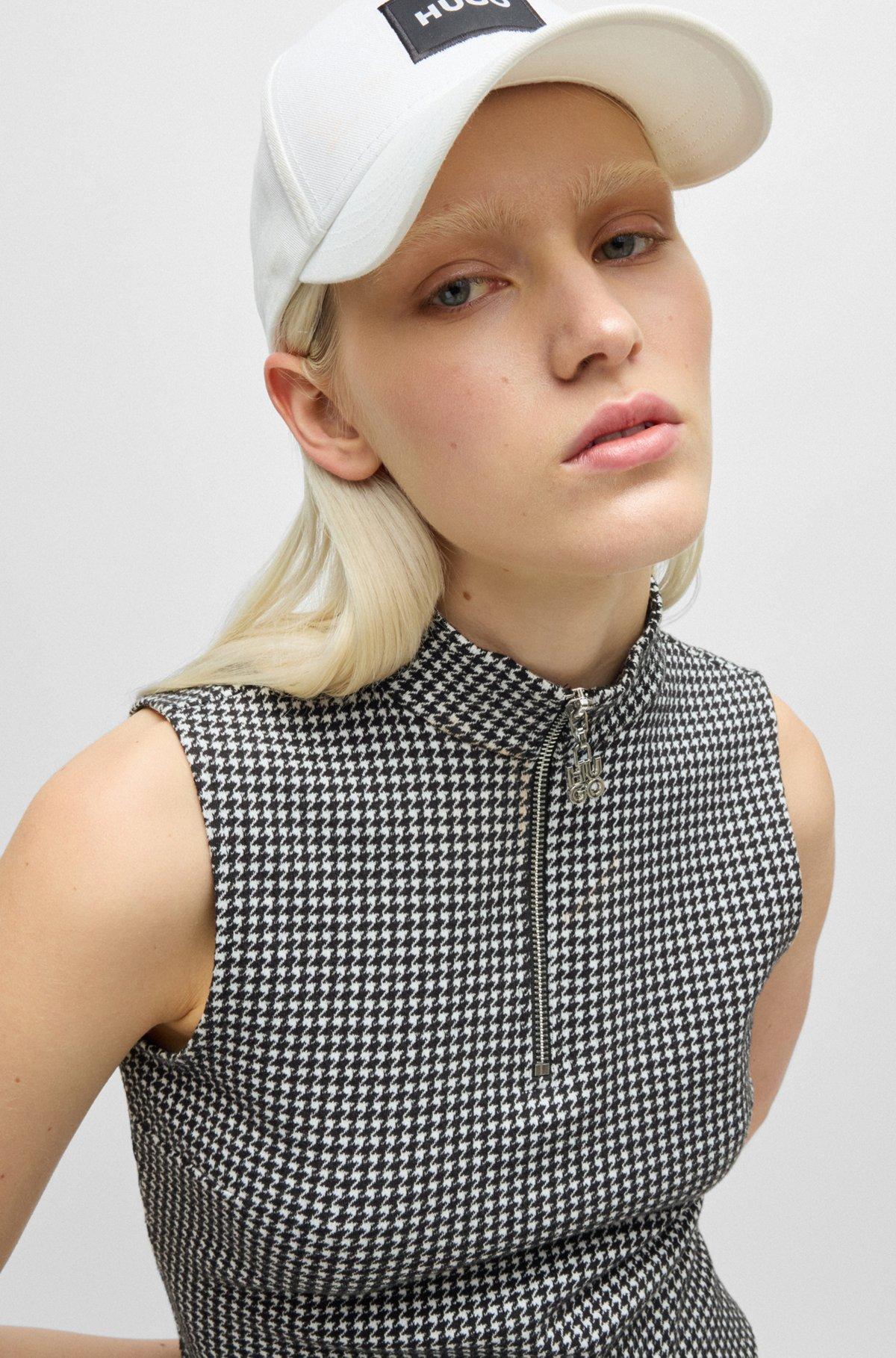 Top in houndstooth jacquard with zip closure Product Image