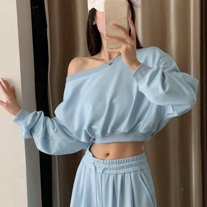 Off Shoulder Plain Crop Pullover Product Image