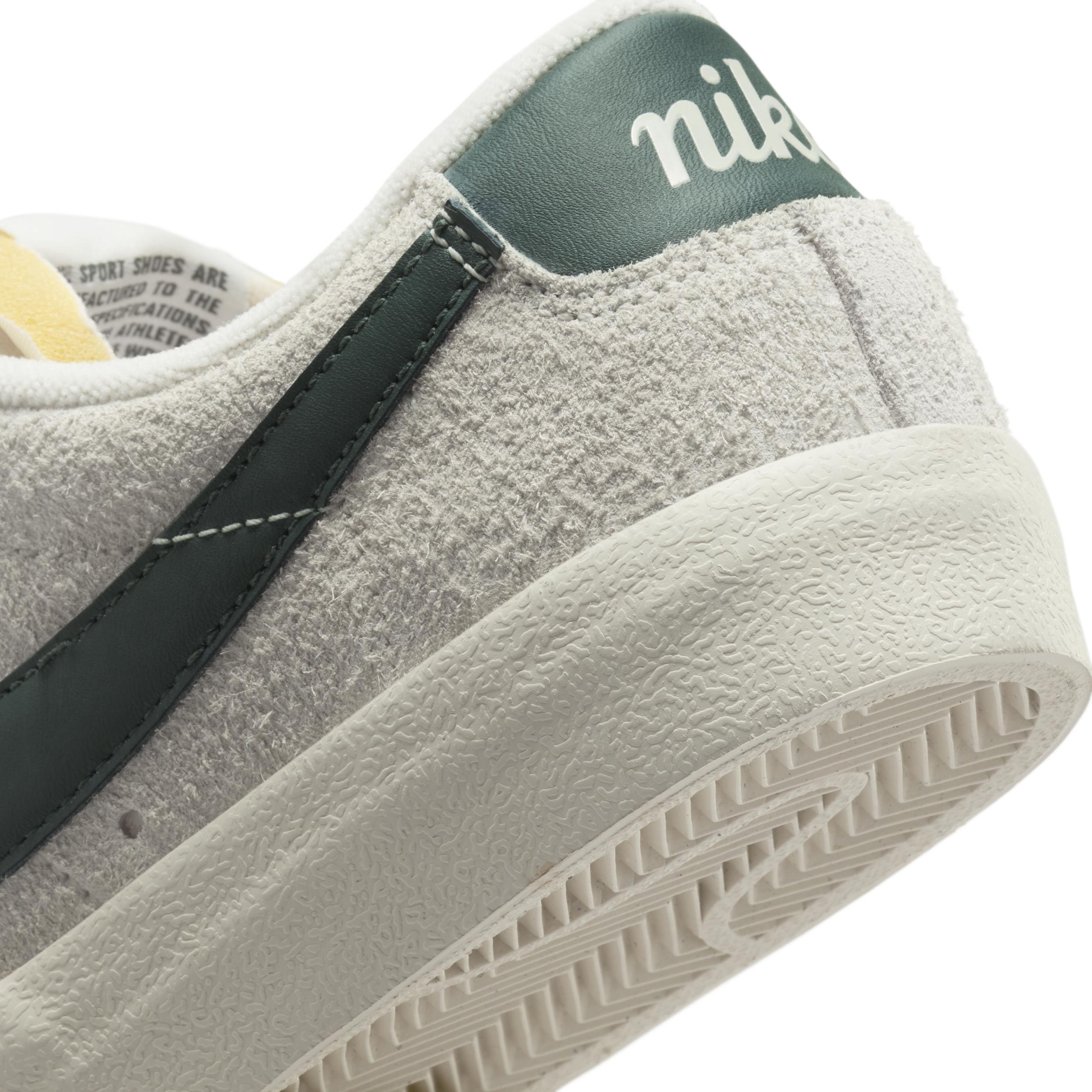 Nike Women's Blazer Low '77 Vintage Shoes Product Image