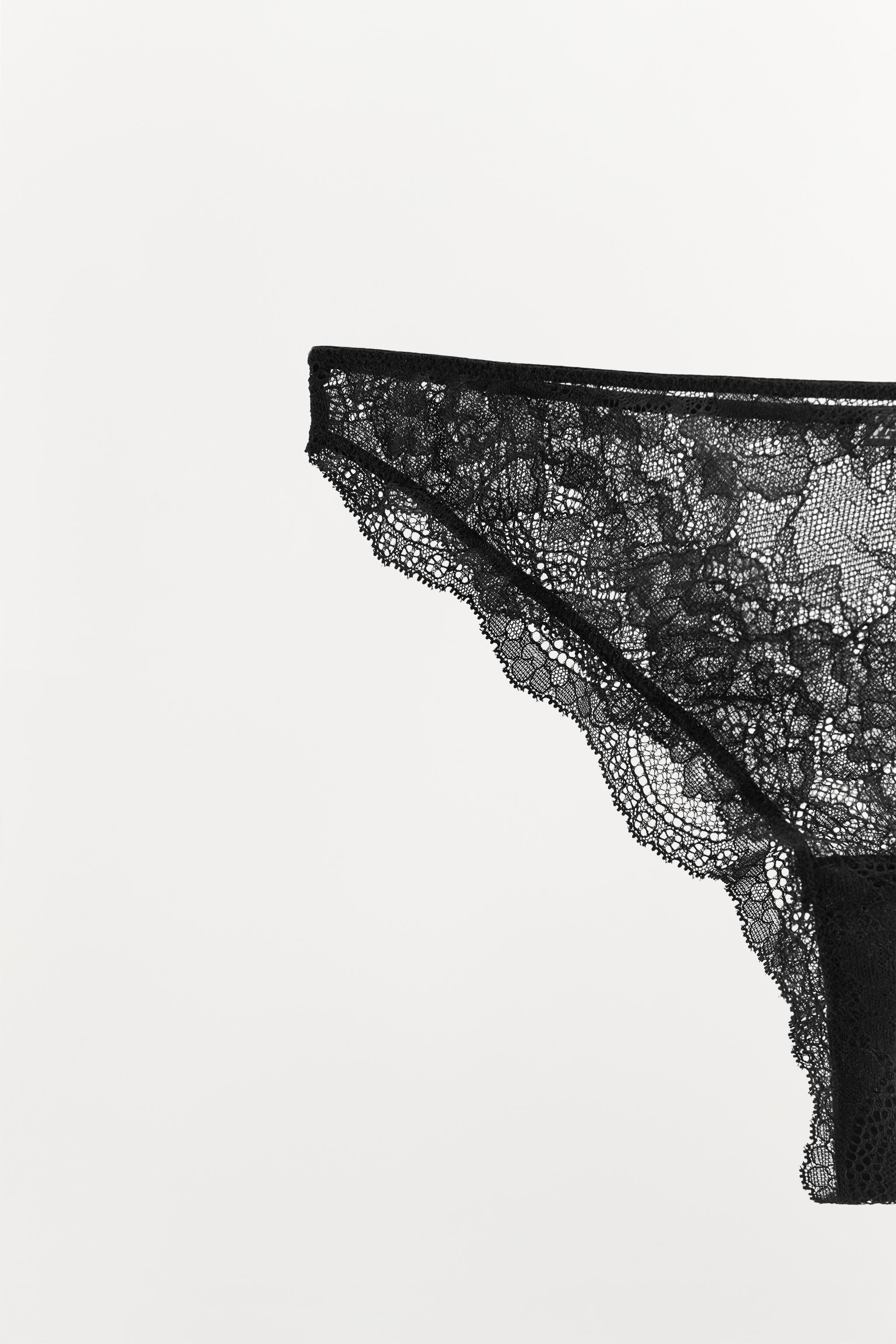 LACE PANTIES Product Image