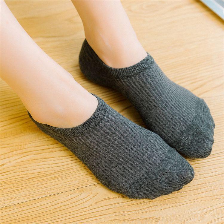 Plain No Show Socks Product Image