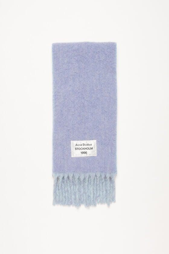 Fringed scarf logo label Product Image