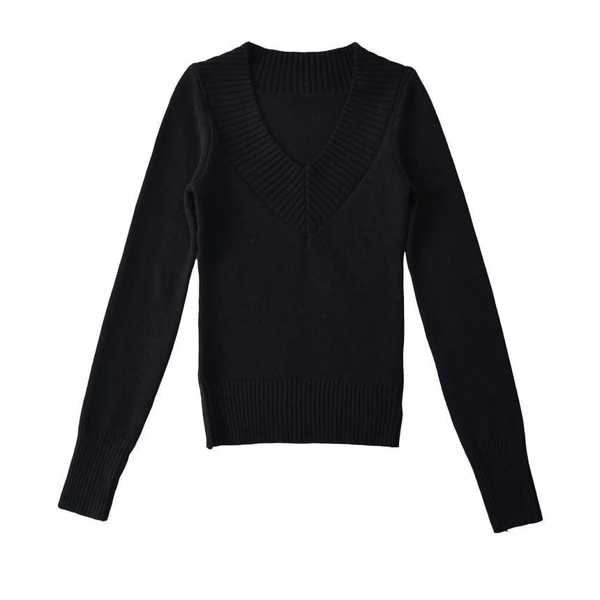 Long-Sleeve V-Neck Plain Knit Top Product Image