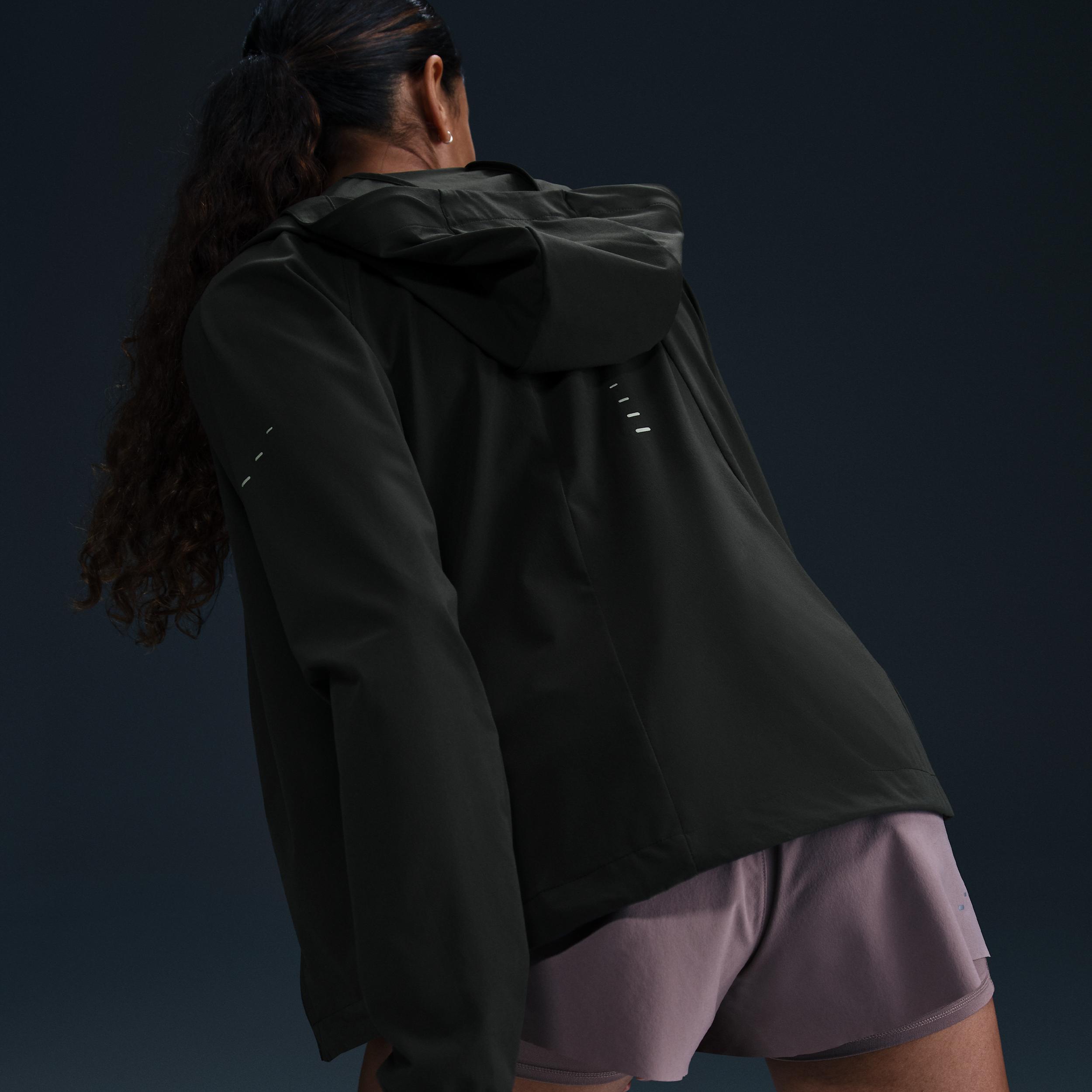 Nike Women's Swift Repel Packable Running Jacket Product Image