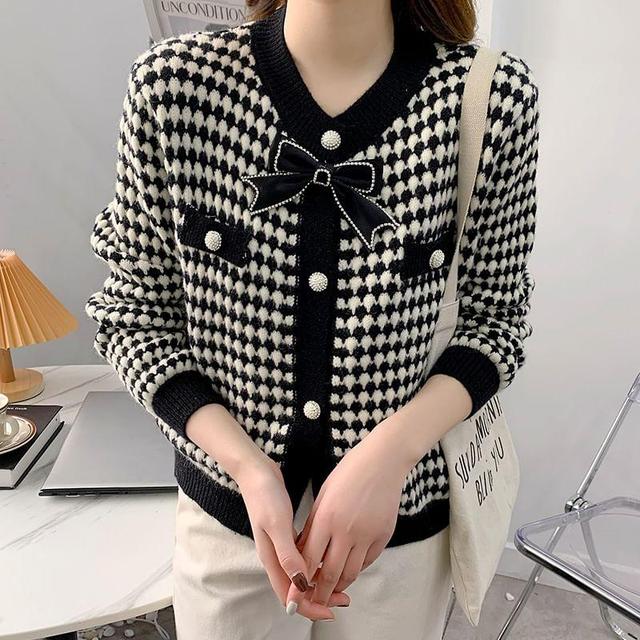 Round Neck Patterned Bow Cardigan Product Image