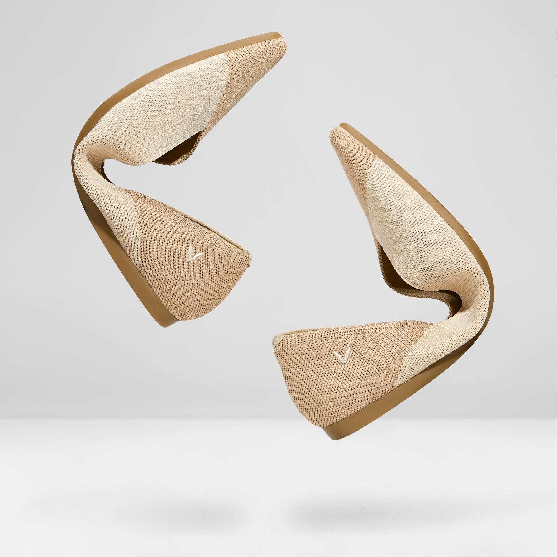 Pointed-Toe V-Cut Flats (Valencia 2.0) Product Image