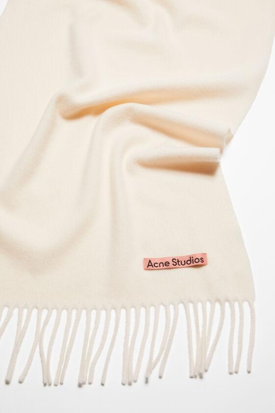 Fringe wool scarf – Narrow Product Image