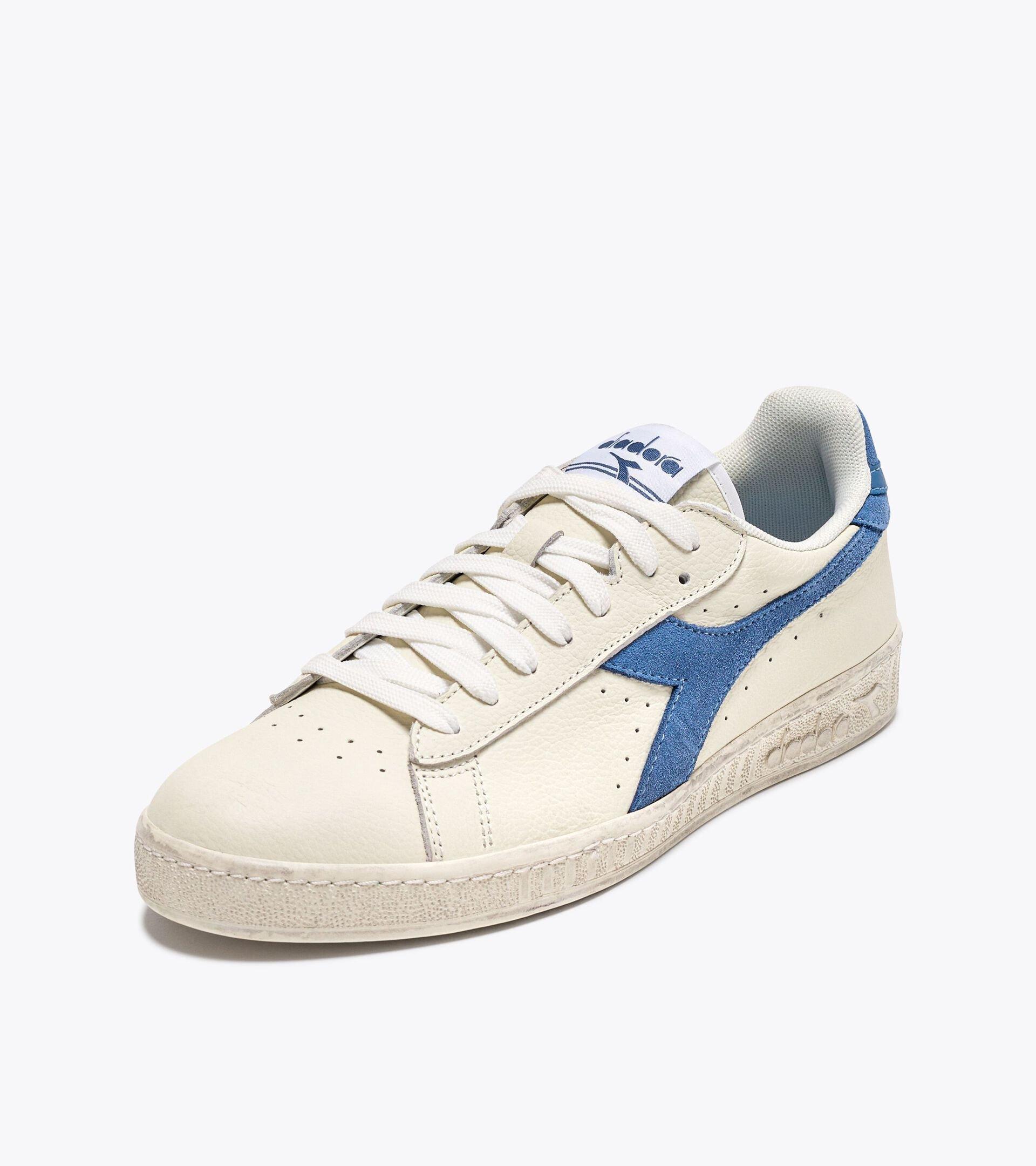 GAME L LOW WAXED SUEDE POP Product Image