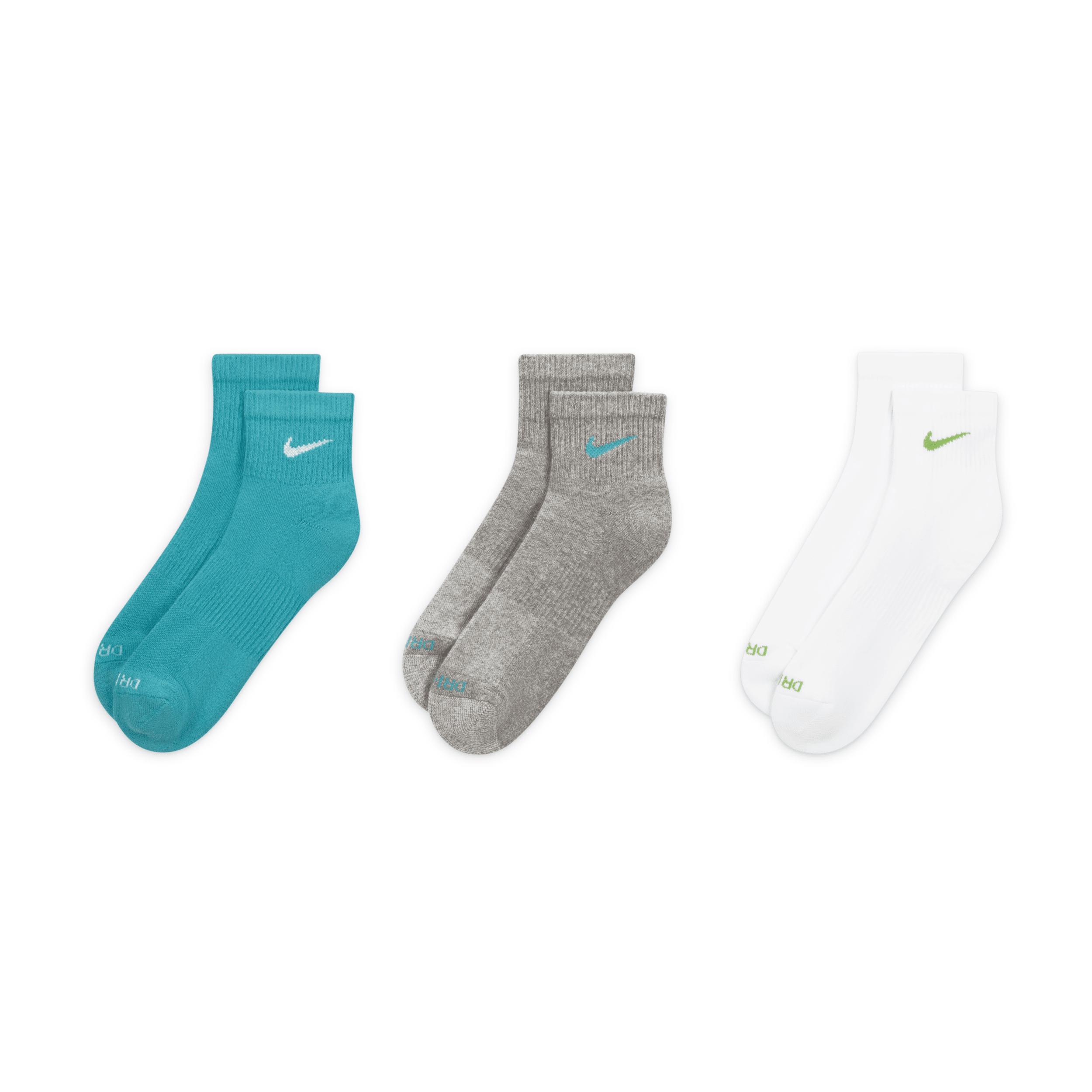 Nike Men's Everyday Plus Cushioned Training Ankle Socks (3 Pairs) Product Image