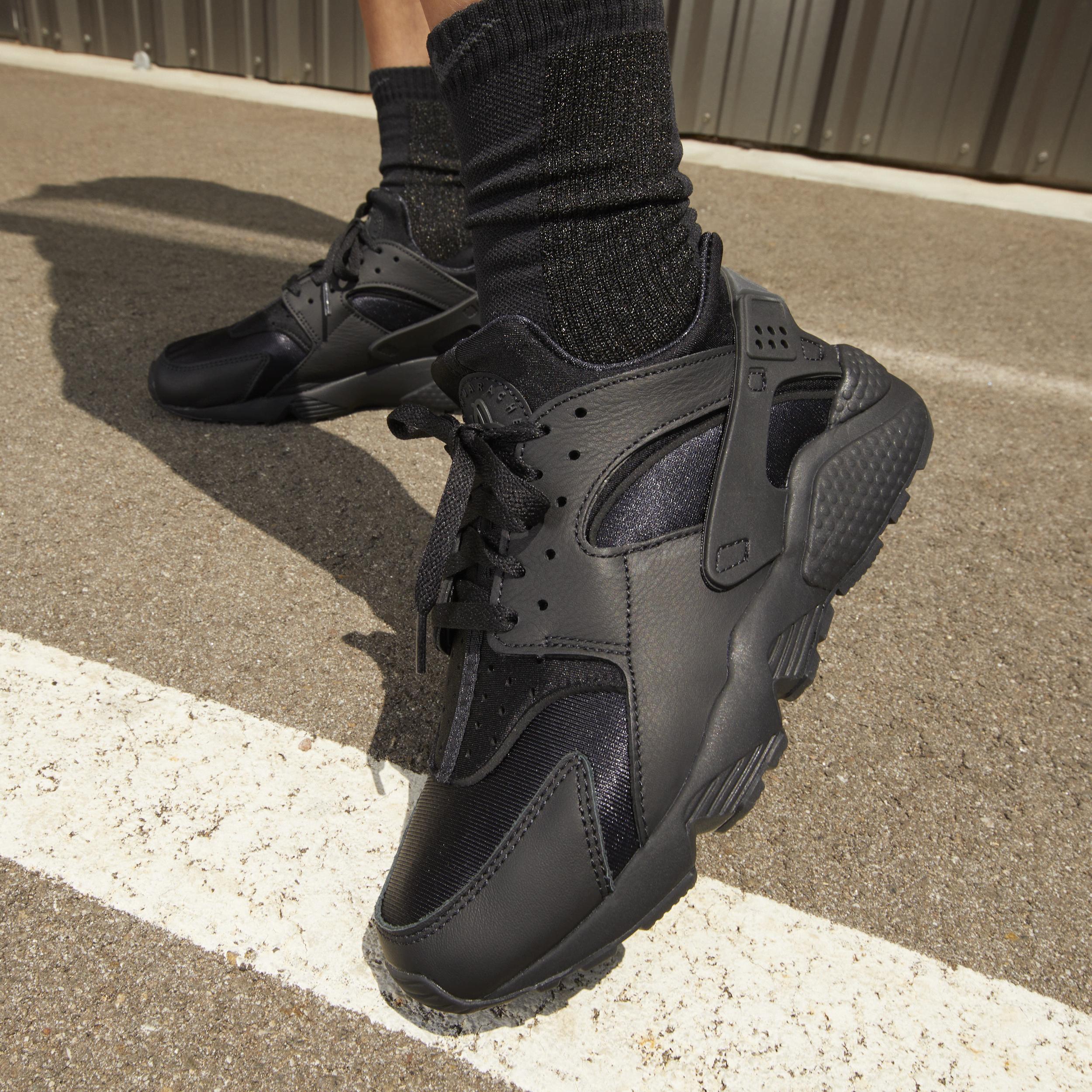 Nike Women's Air Huarache Shoes Product Image