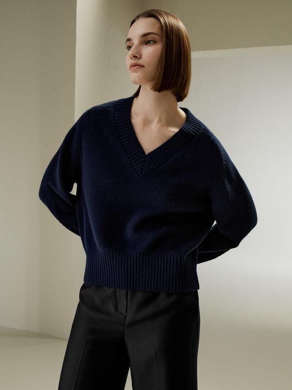 V-Neck Relaxed Fit Wool Cashmere Blend Sweater Product Image