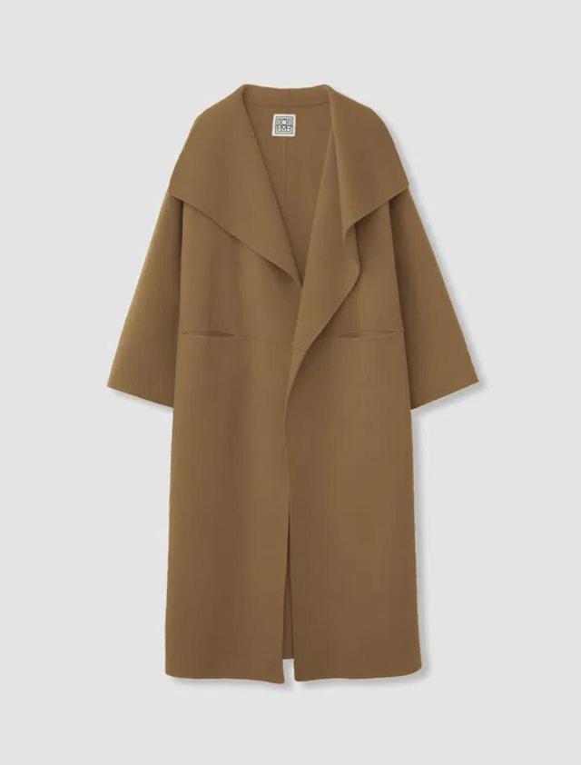 Signature Wool And Cashmere Coat In Camel Product Image