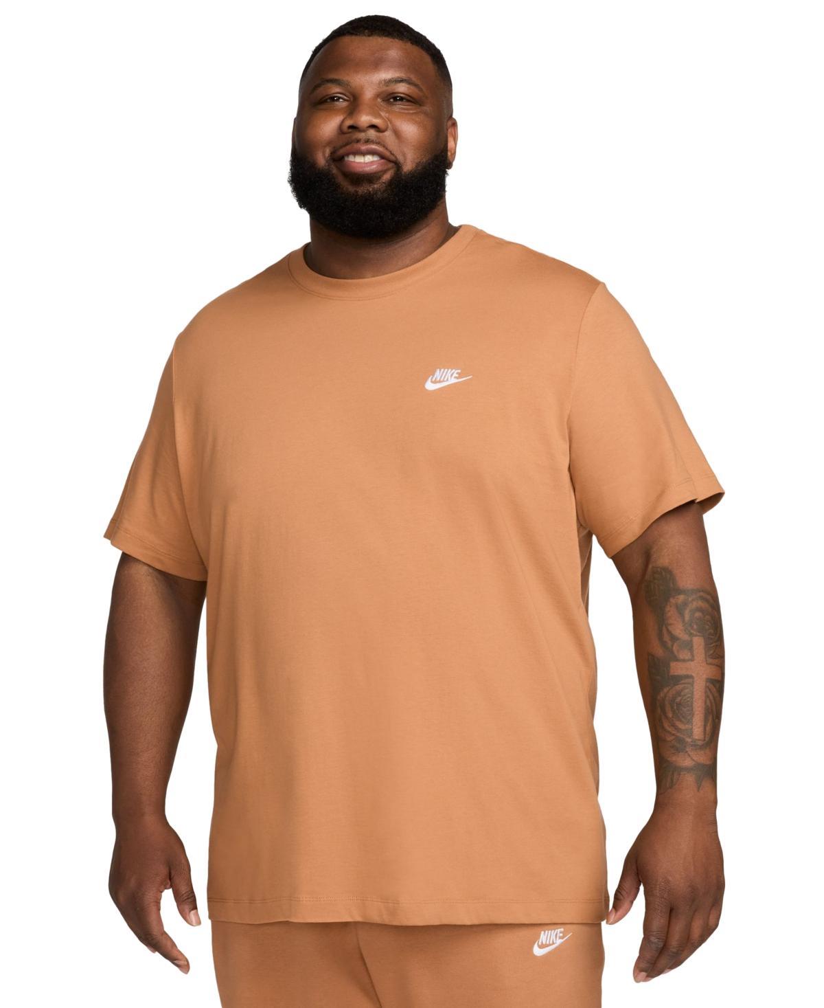 Nike Sportswear Club T-Shirt Product Image