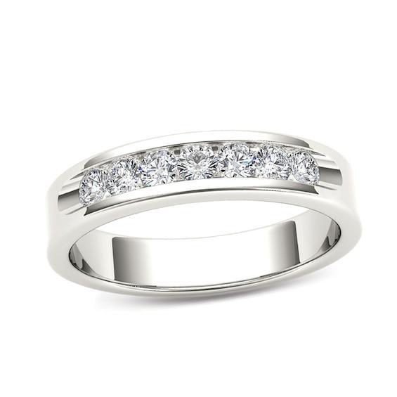 Men's 1/2 CT. T.w. Diamond Seven Stone Wedding Band in 14K White Gold Product Image