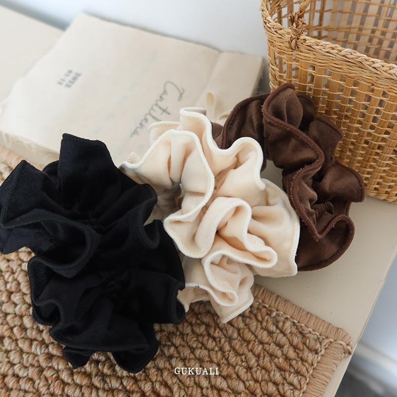 Velvet Scrunchie Product Image