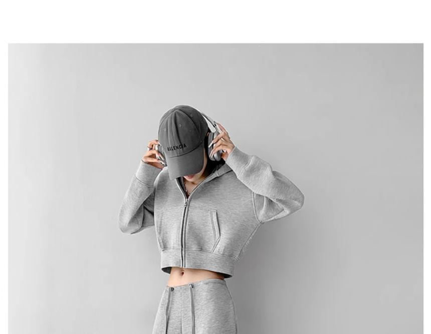 Cropped Hooded Pullover Jacket / Low-Waist Straight-Cut Sweatpants Product Image