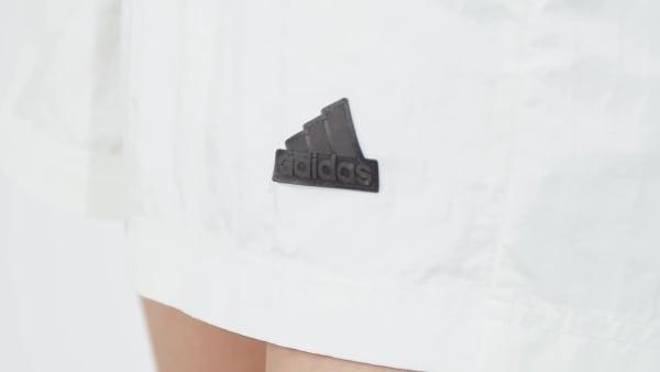 City Escape Woven Shorts Product Image