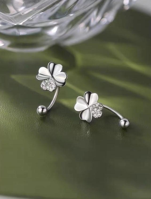 925 Sterling Silver Rhinestone Clover Barbell Earring Product Image