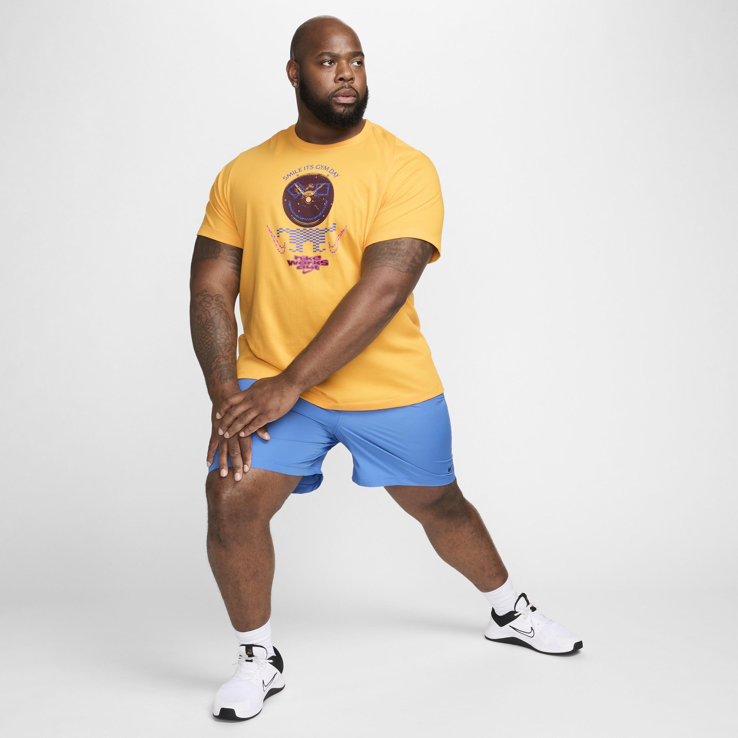 Nike Men's Fitness T-Shirt Product Image