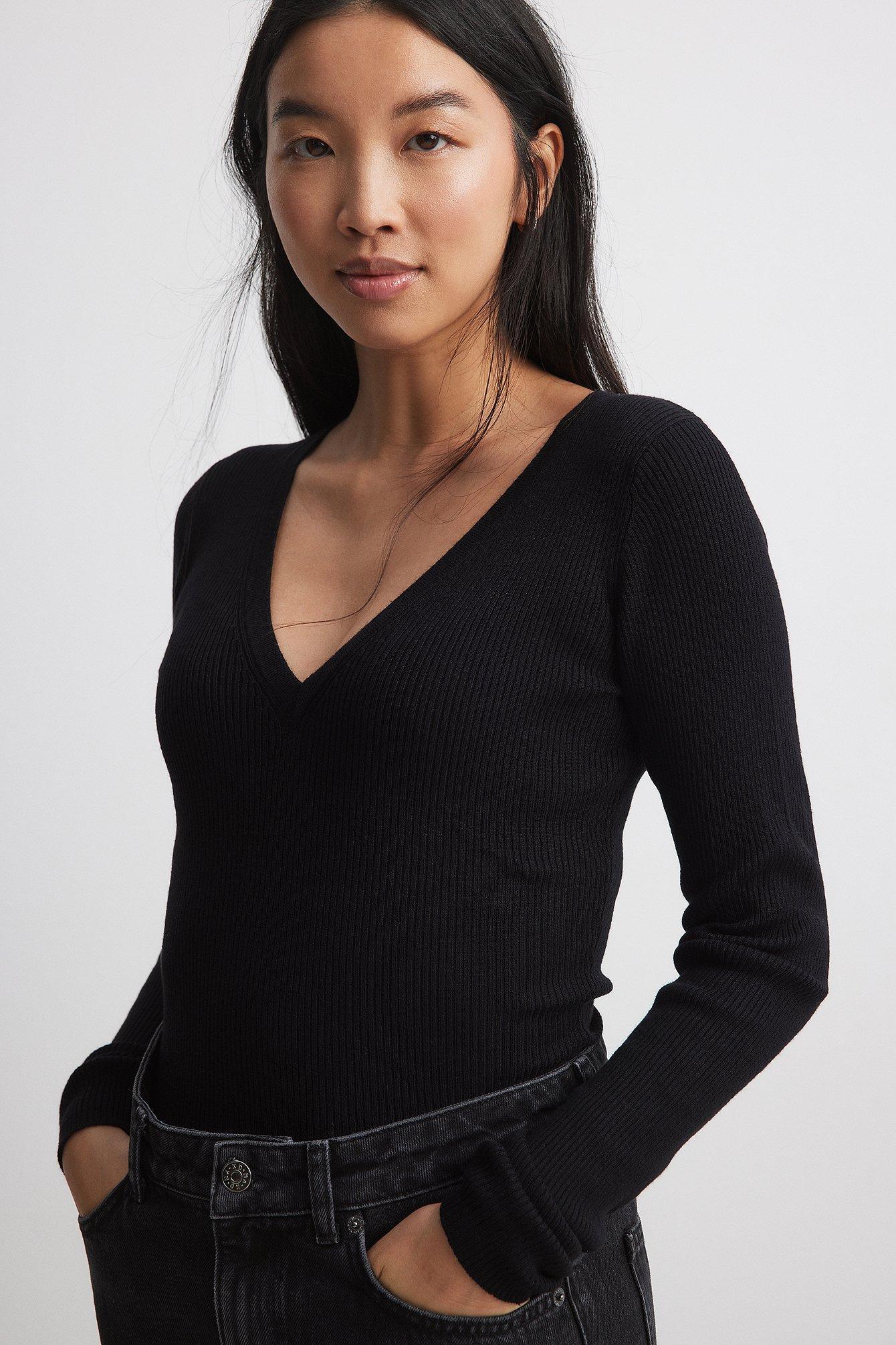 V-Neck Fine Knitted Top product image